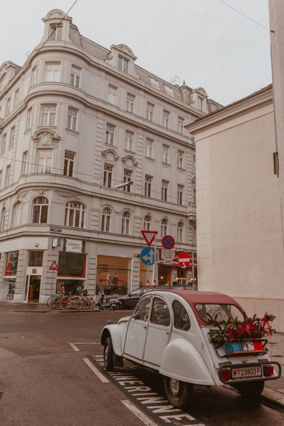 Автомобильное путешествие по историческим улицам Австрии