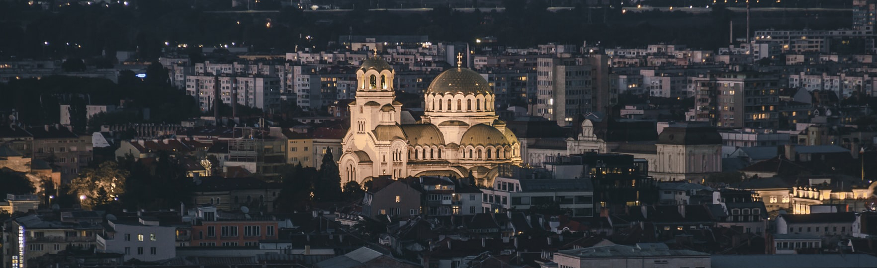 Панорамный вид на архитектуру и природу Болгарии