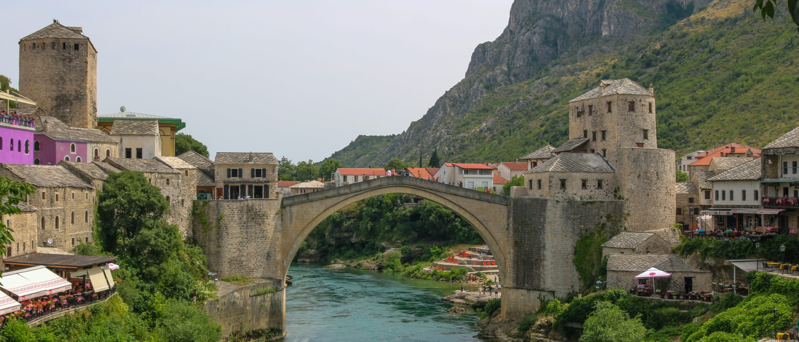 Мост и живописные пейзажи Боснии